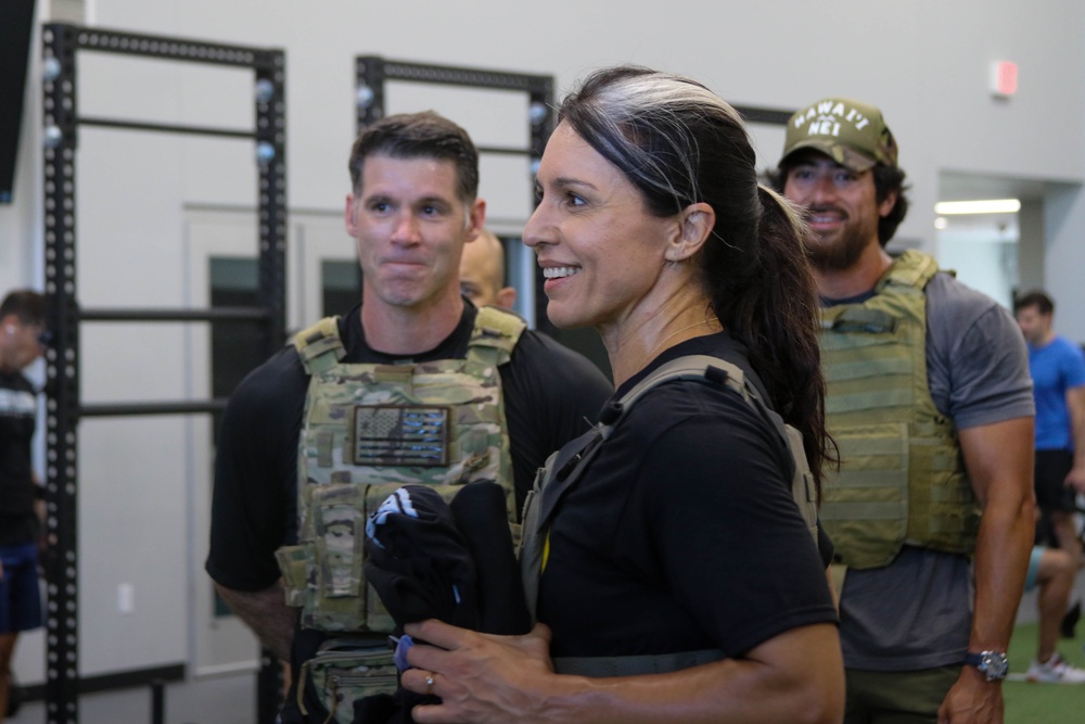 DNI Gabbard Honors 10th Special Forces by Training Side by Side With Green Berets