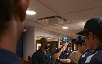 George Washington Host tour for Japan Coast Guard Sailors