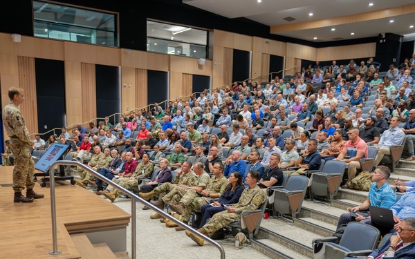 Lieutenant General Sir C.S. Collins, KBE DSO speaks to the USAWC Class of 2026 during the Kermit Roosevelt Lecture Series