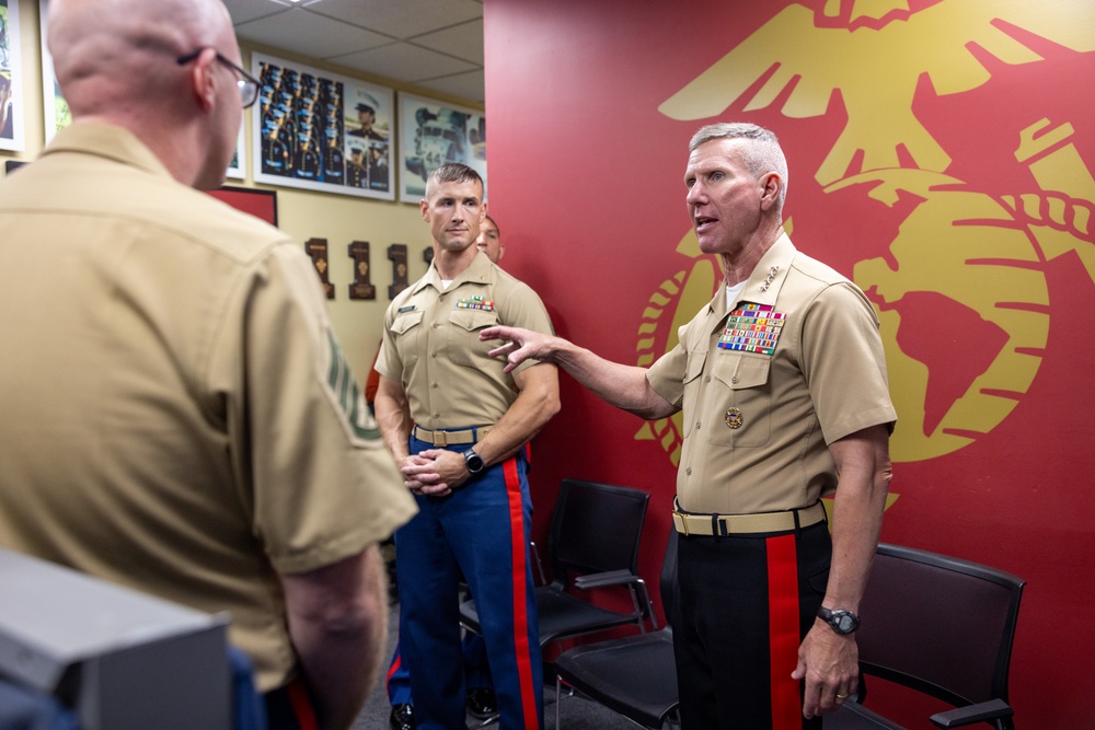 Commandant, Gen. Eric M. Smith visits RSS Gulfport