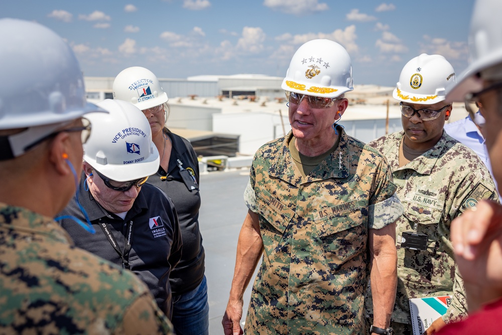 Commandant, Gen. Eric M. Smith visits Ingalls Shipbuilding