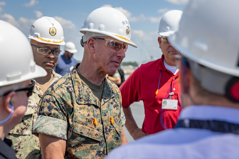 Commandant, Gen. Eric M. Smith visits Ingalls Shipbuilding