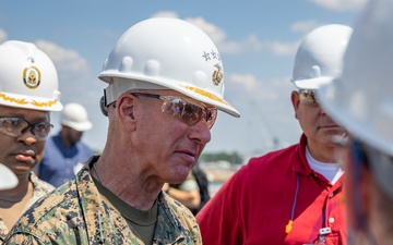 Commandant, Gen. Eric M. Smith visits Ingalls Shipbuilding