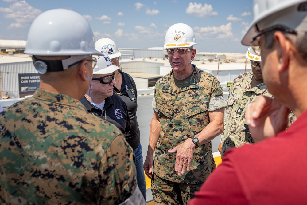 Commandant, Gen. Eric M. Smith visits Ingalls Shipbuilding