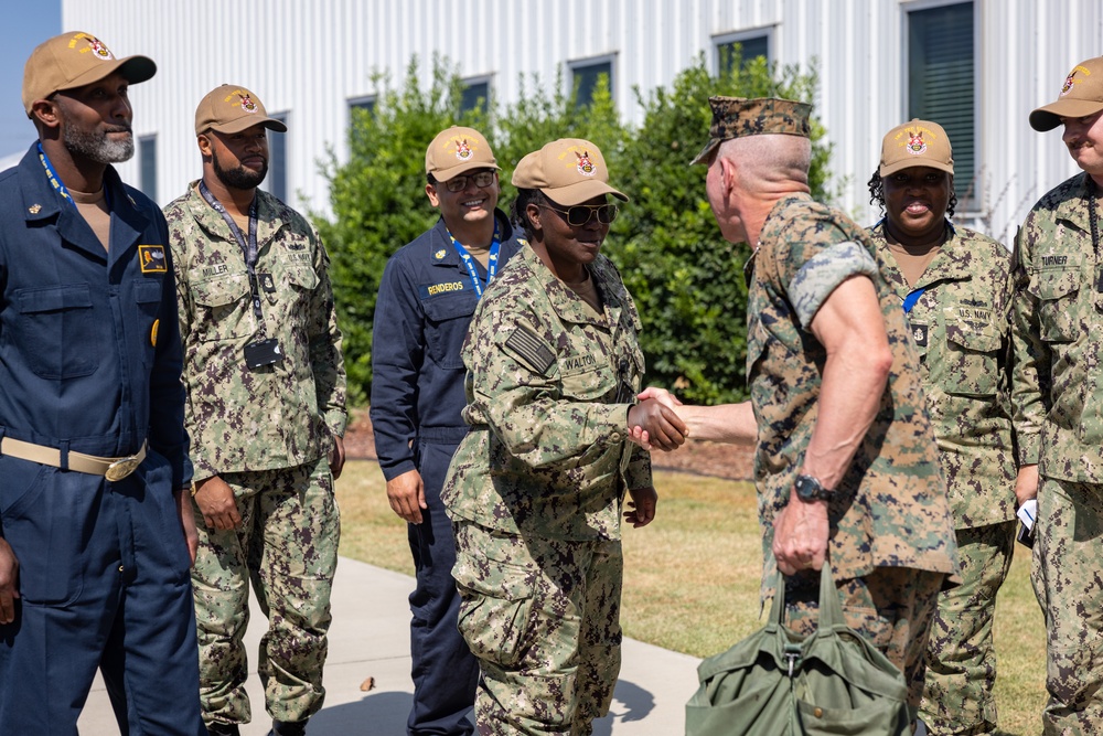 Commandant, Gen. Eric M. Smith visits Ingalls Shipbuilding
