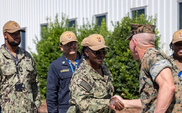 Commandant, Gen. Eric M. Smith visits Ingalls Shipbuilding