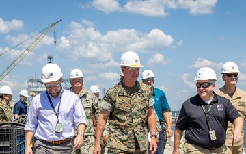 Commandant, Gen. Eric M. Smith visits Ingalls Shipbuilding