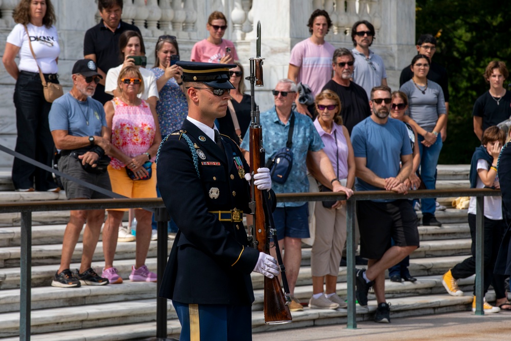 Washington Commanders participate in Army Honors Wreath Ceremony, Sept. 23, 2025
