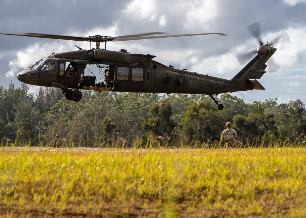 25th ID Enhances Readiness at Lightning Academy Air Assault Course