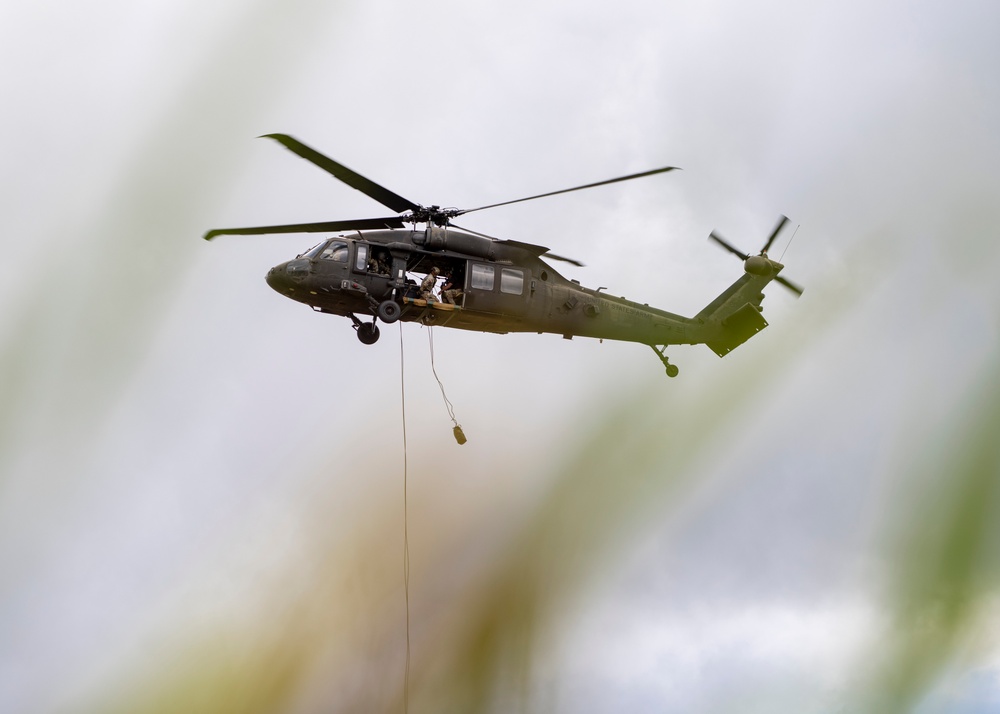 25th ID Enhances Readiness at Lightning Academy Air Assault Course