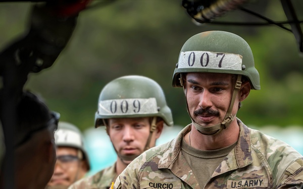 25th ID Enhances Readiness at Lightning Academy Air Assault Course