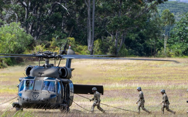 25th ID Enhances Readiness at Lightning Academy Air Assault Course
