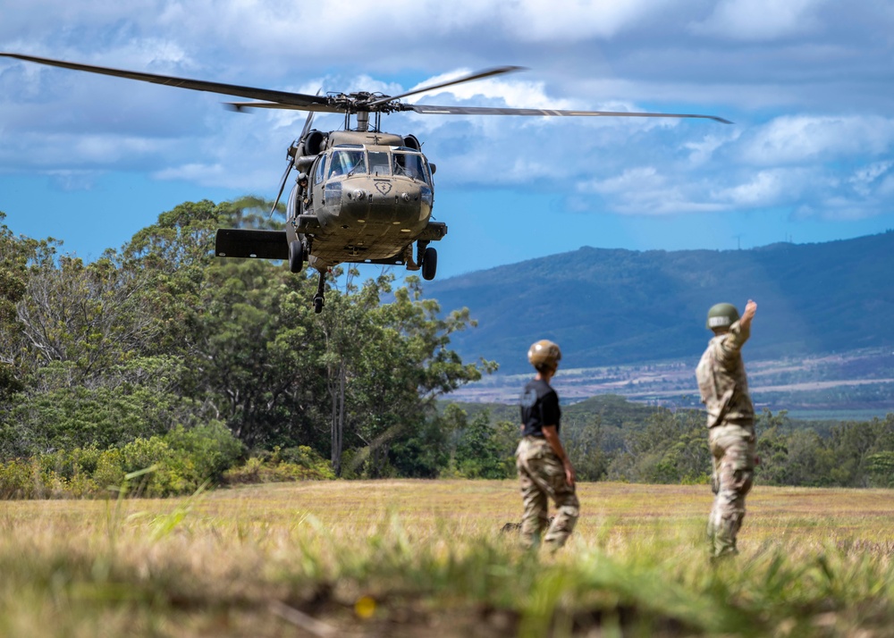 25th ID Enhances Readiness at Lightning Academy Air Assault Course