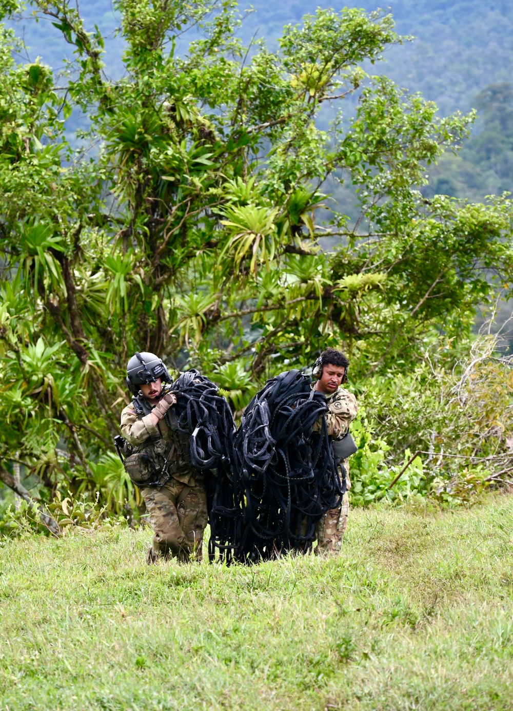 Joint Task Force Bravo conducts slingload operations in support of Panamax Alpha Phase II