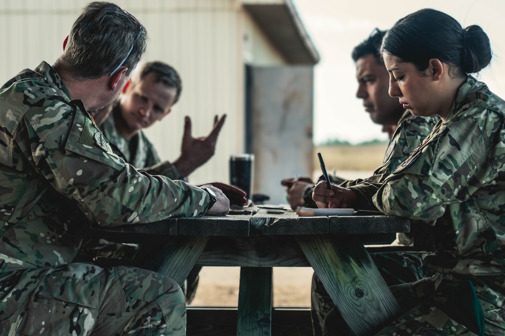3rd SFG (A) Strengthens Ties with Tunisian Army