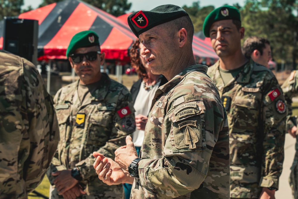 3rd SFG (A) Strengthens Ties with Tunisian Army