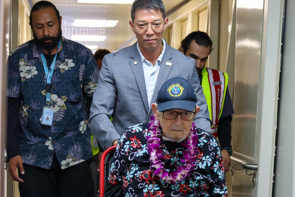 Pearl Harbor Attack Survivor Ira “Ike” Schab Jr. returns for 83rd Pearl Harbor Day Anniversary