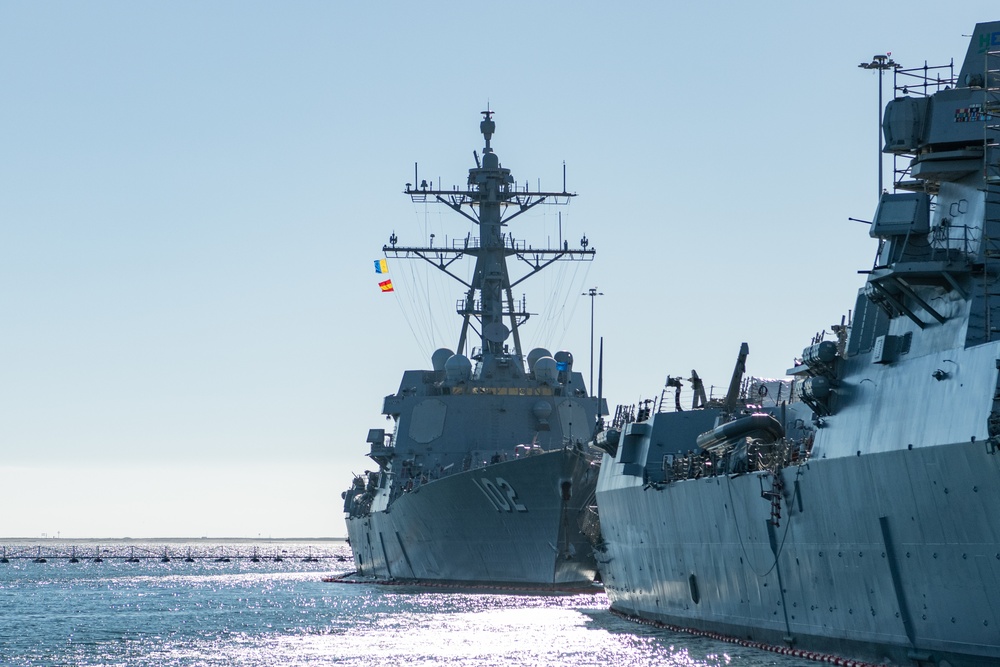 USS Sampson moored at Naval Base San Diego