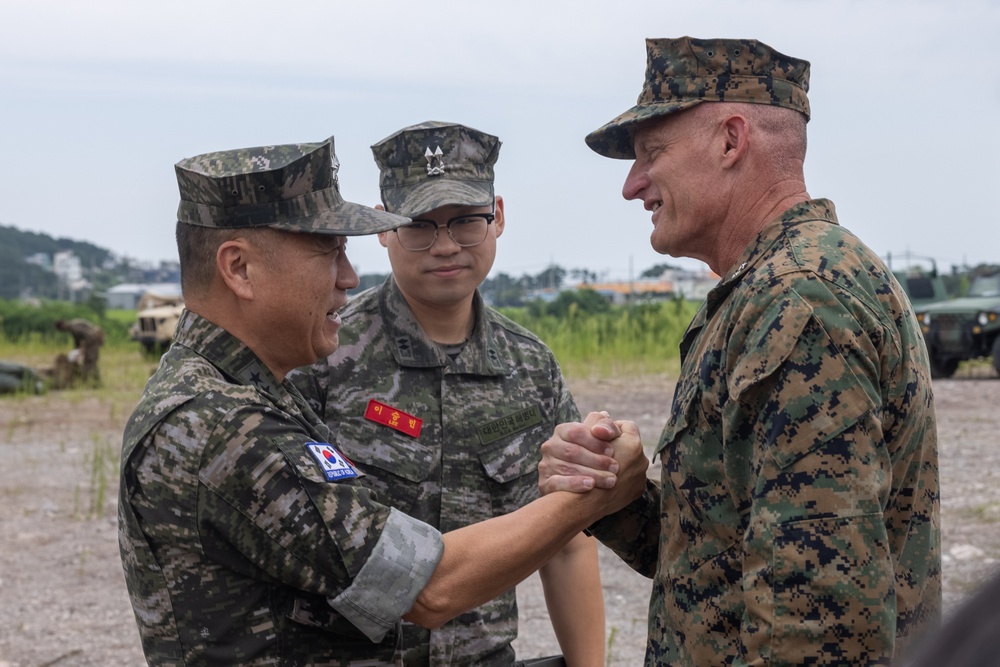 III MEF Commanding General Visits Marines, Meets with ROKMC Commandant During KMEP 25.2