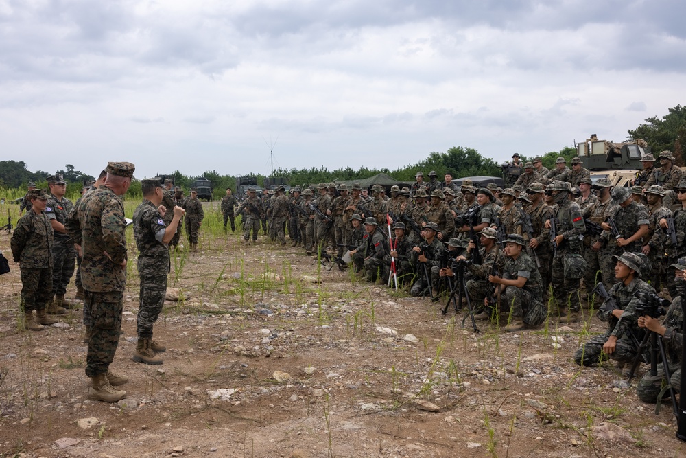 III MEF Commanding General Visits Marines, Meets with ROKMC Commandant During KMEP 25.2
