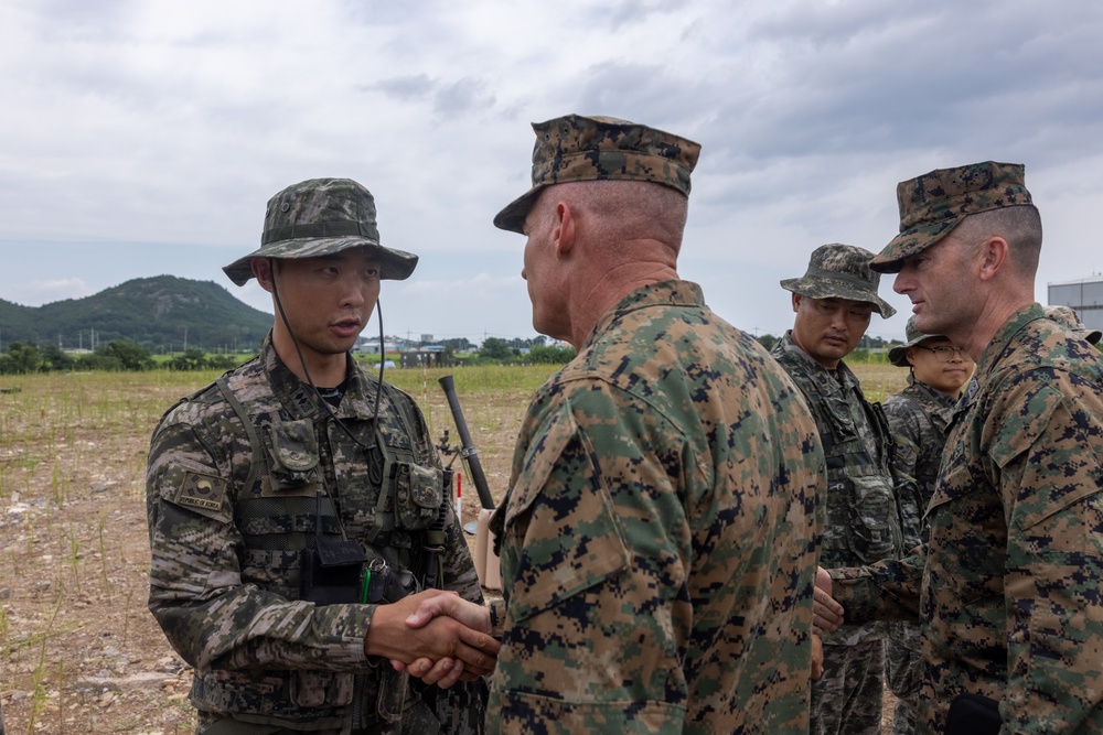III MEF Commanding General Visits Marines, Meets with ROKMC Commandant During KMEP 25.2