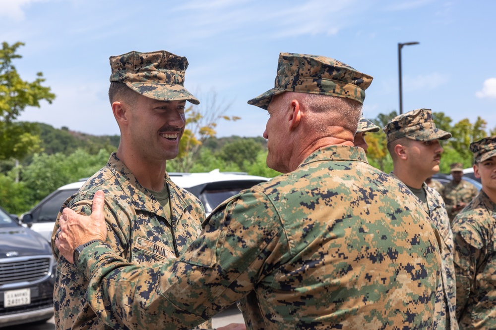 III MEF Commanding General Visits Marines, Meets with ROKMC Commandant During KMEP 25.2