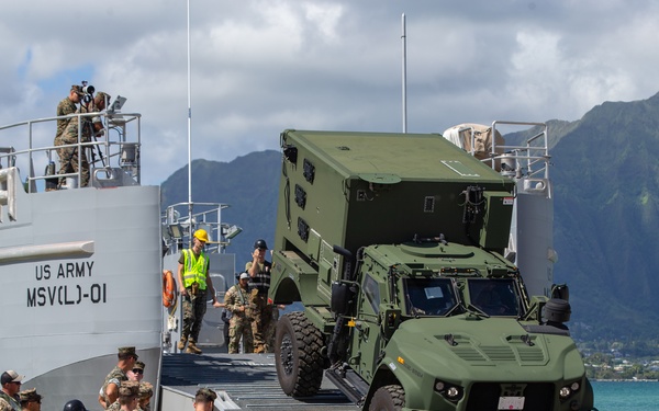 3rd LCT Conducts Beach Operations with a U.S. Army MSV(L)