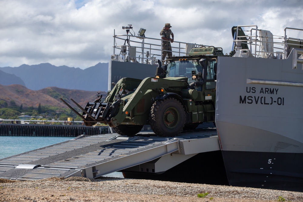 3rd LCT Conducts Beach Operations with a U.S. Army MSV(L)
