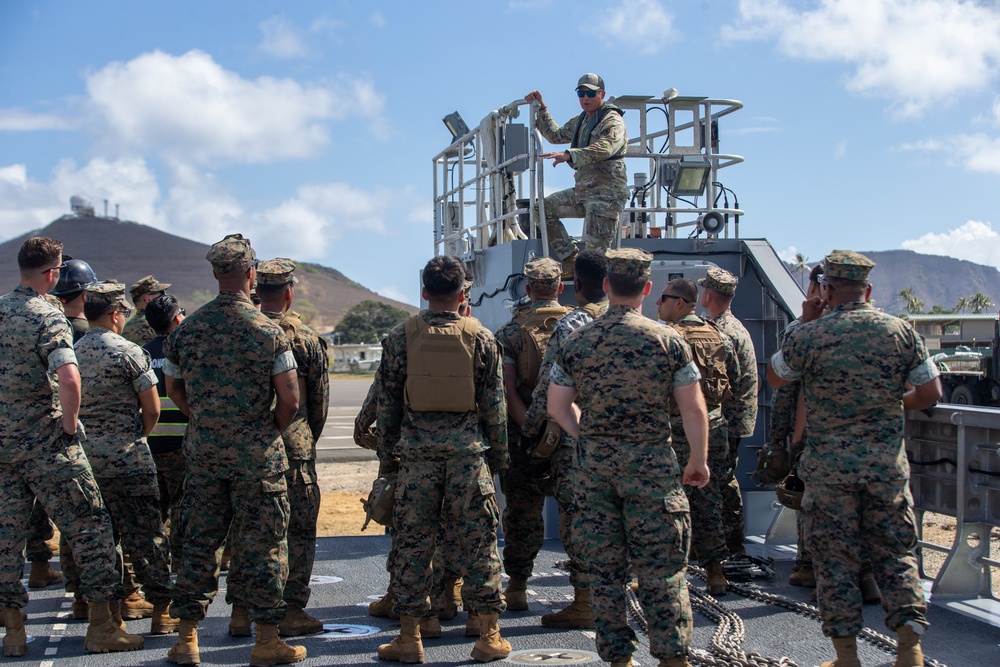 3rd LCT Conducts Beach Operations with a U.S. Army MSV(L)