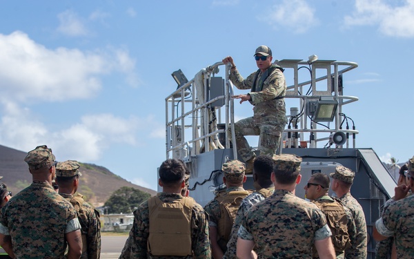 3rd LCT Conducts Beach Operations with a U.S. Army MSV(L)
