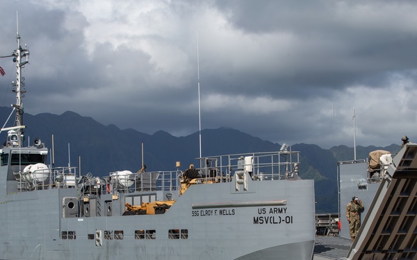 3rd LCT Conducts Beach Operations with a U.S. Army MSV(L)