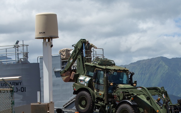 3rd LCT Conducts Beach Operations with a U.S. Army MSV(L)