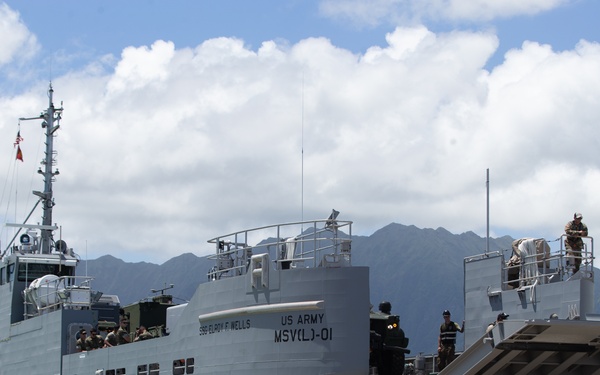 3rd LCT Conducts Beach Operations with a U.S. Army MSV(L)