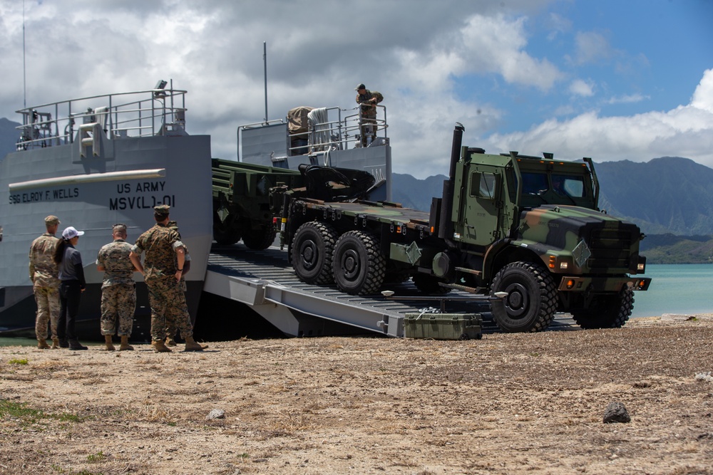 3rd LCT Conducts Beach Operations with a U.S. Army MSV(L)