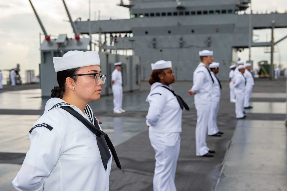 USS Blue Ridge (LCC19) arrives in Busan, South Korea
