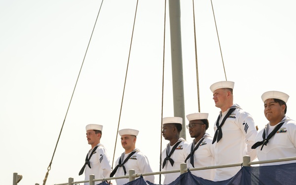 U.S. Navy Decommissions Avenger-class Mine Countermeasures Ships in Bahrain