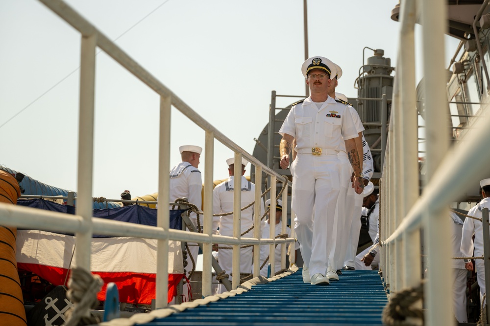 USS Dextrous conducts Decommissioning Ceremony