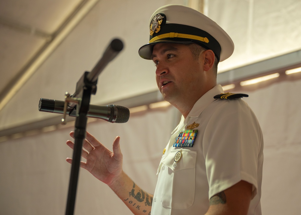 USS Dextrous conducts Decommissioning Ceremony