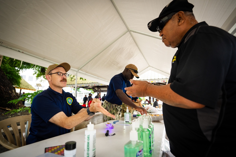U.S. Army Soldiers with Pacific Partnership 2025 Conduct Veterinary Training at the Koror Animal Shelter in Koror, Palau, Sept. 25.