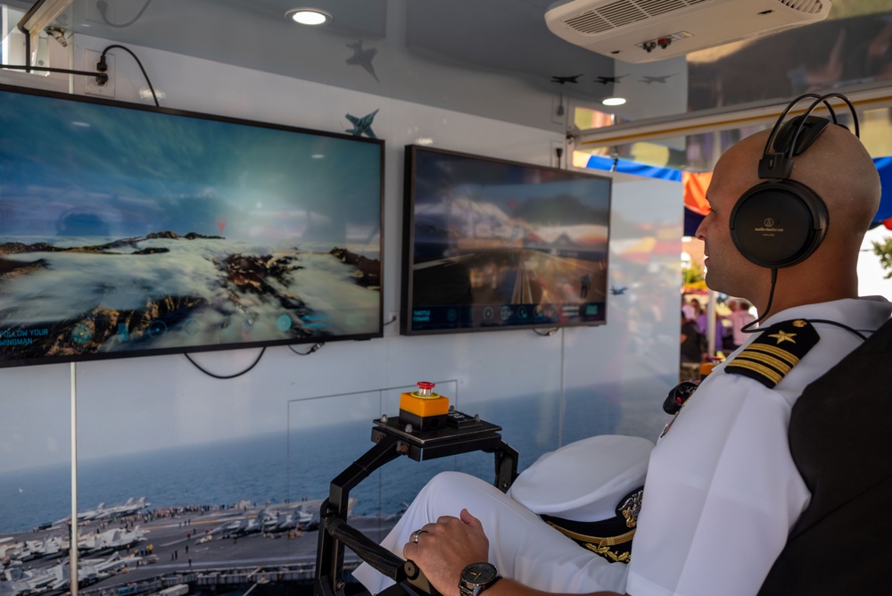 NTAG NEW ENGLAND AND NAVY VIRTUAL REALITY STRIKE GROUP ATTEND BIG E FAIR