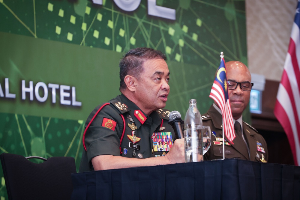 Press Conference Highlights Conclusion of 14th IPACC, 49th IPAMS, 11th SELF in Malaysia