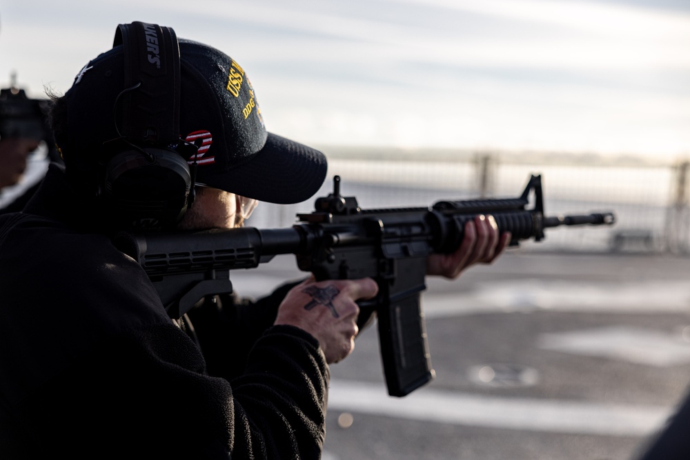 USS Mahan (DDG 72) Conducts Small Arms Shoot