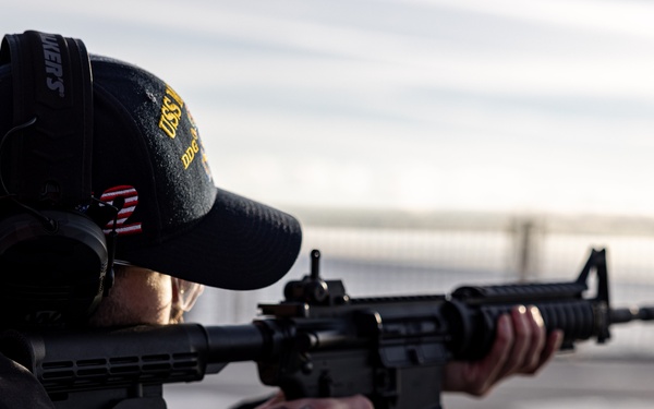 USS Mahan (DDG 72) Conducts Small Arms Shoot
