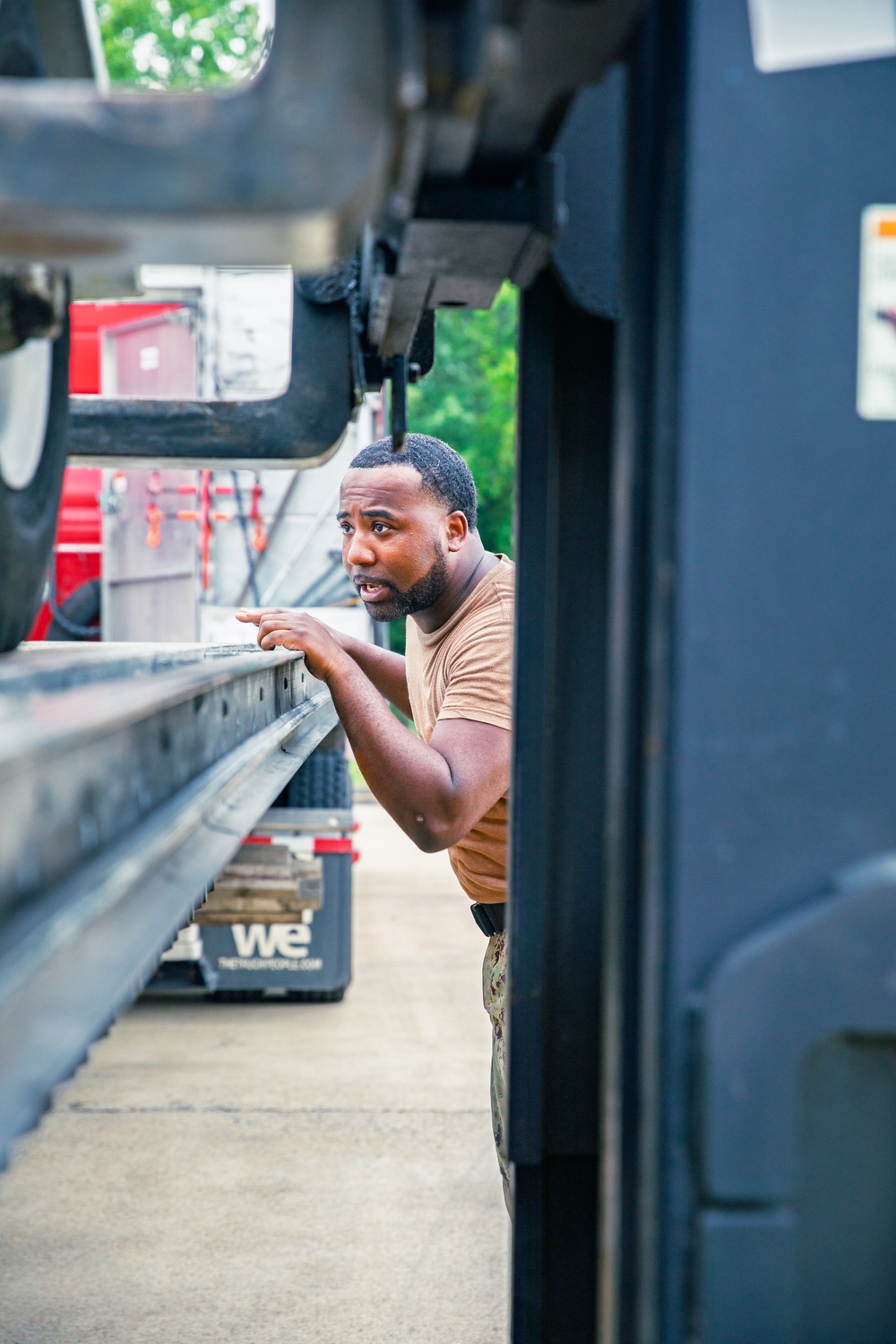 Sailors at VX-1 unload equipment