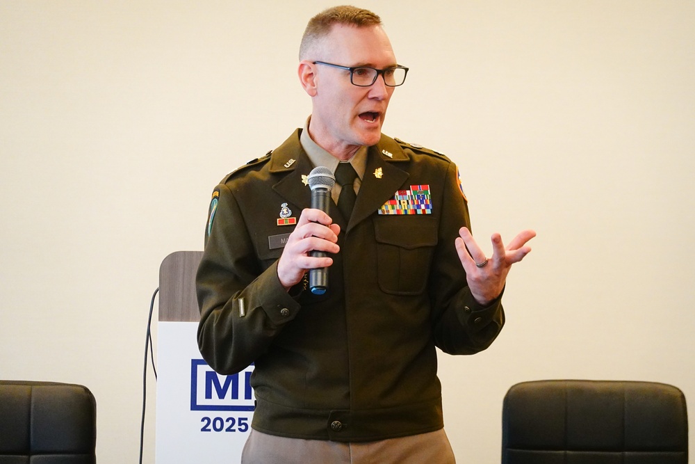 Army Reserve PAO speaks on family military heritage at Military Influencer Conference