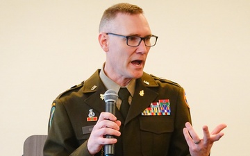 Army Reserve PAO speaks on family military heritage at Military Influencer Conference