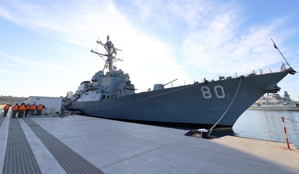 NCHB-1 Sailors Render Honors