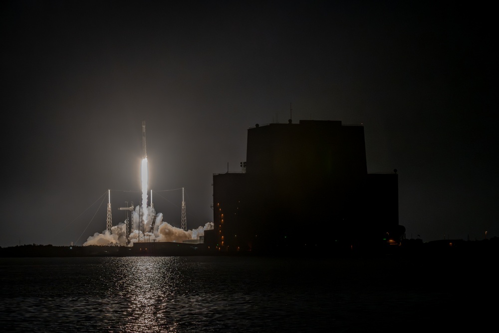 Starlink 10-15 Launches from Cape Canaveral Space Force Station