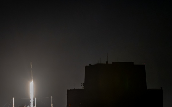 Starlink 10-15 Launches from Cape Canaveral Space Force Station