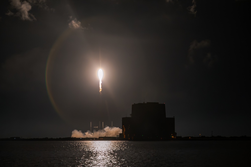 Starlink 10-15 Launches from Cape Canaveral Space Force Station